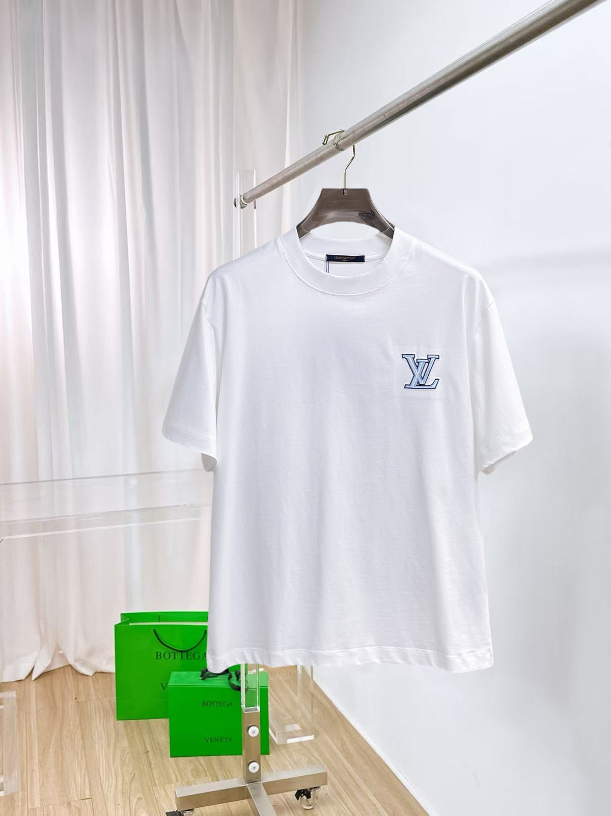 LV 2026 Men Short-sleeved T-shirt Cotton 303432