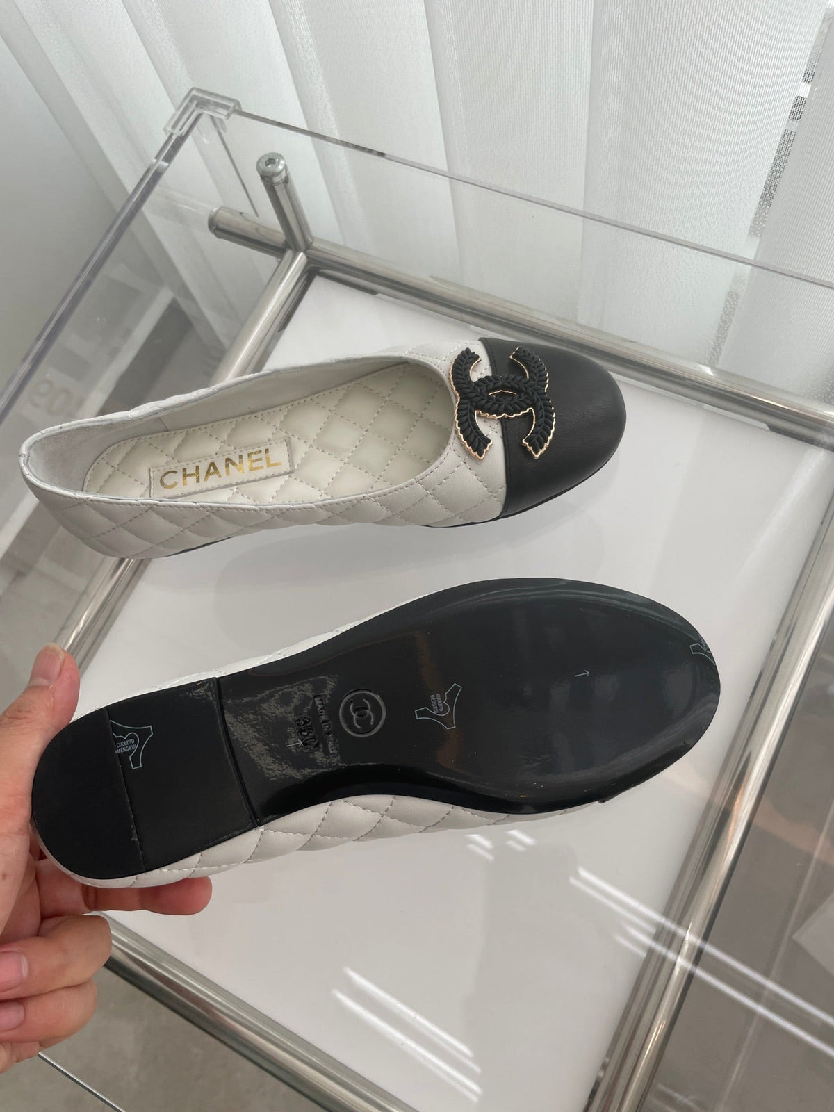 CC Ballet Flats 10mm White Black Quilted Lambskin