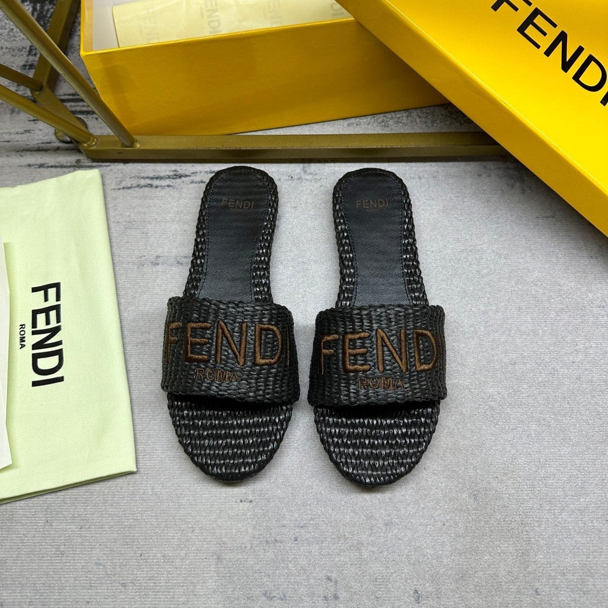 FF Signature 10 Black Cotton Fibre Slide