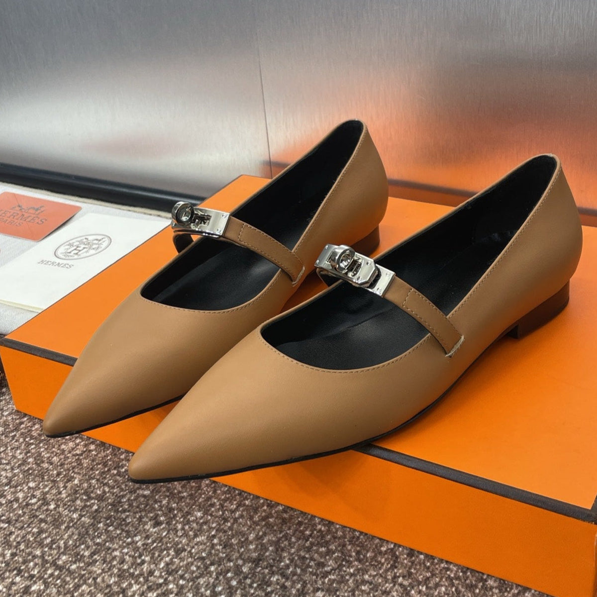 HM 25C Kelly Ballet Flat Brown Calfskin 208269