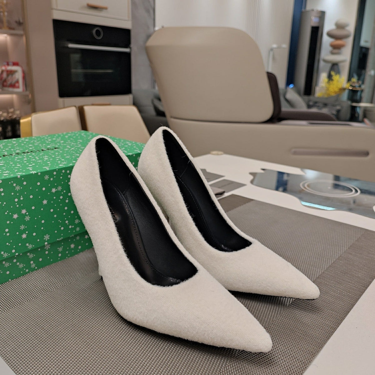 HIGH HEEL PUMPS 90MM IN WHITE WOOL