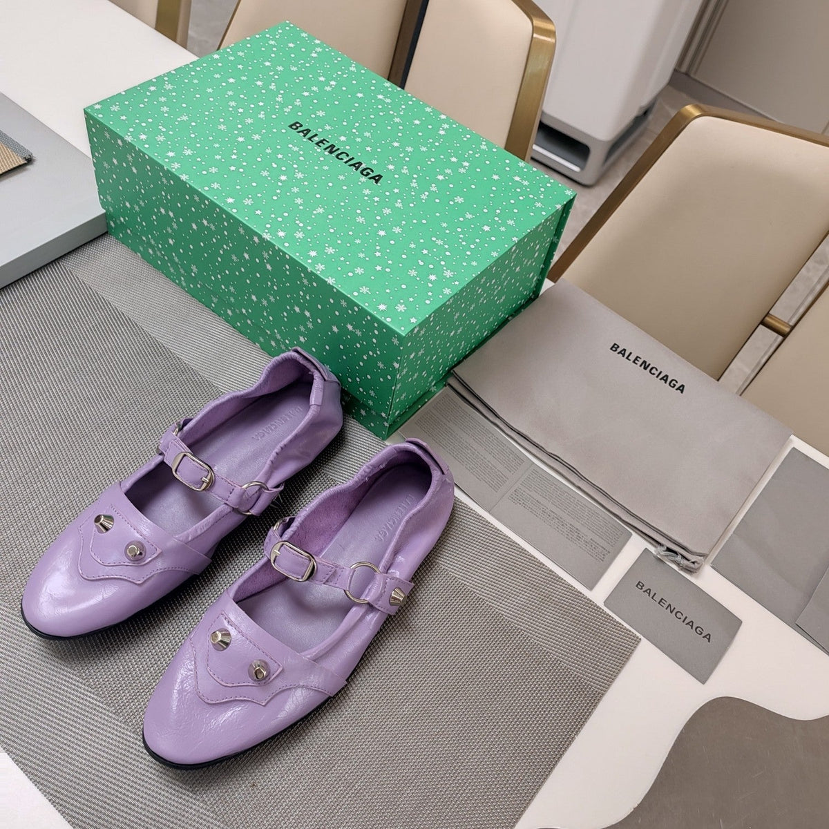 STUDDED MARY JANE FLATS IN LAVENDER SHINY LAMBSKIN