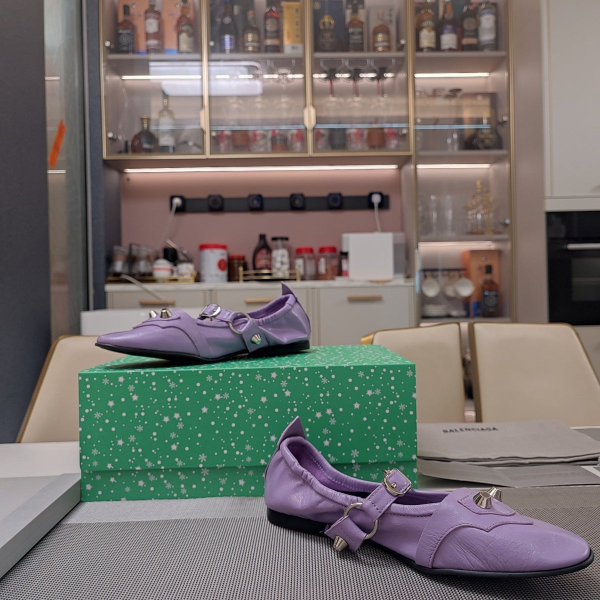 STUDDED MARY JANE FLATS IN LAVENDER SHINY LAMBSKIN