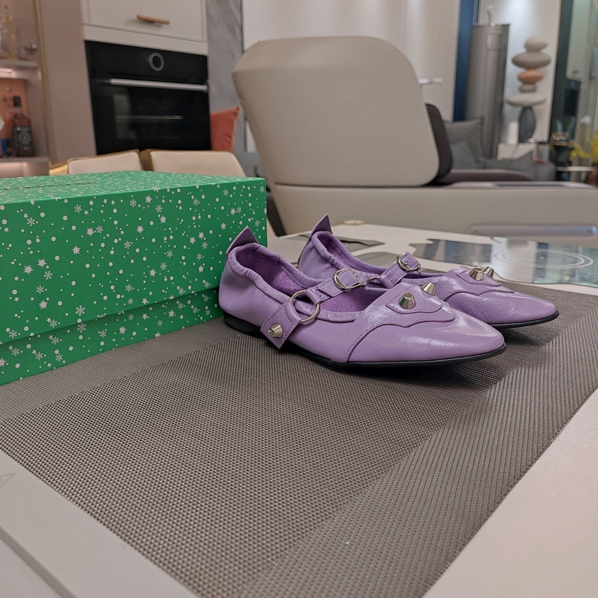 STUDDED MARY JANE FLATS IN LAVENDER SHINY LAMBSKIN