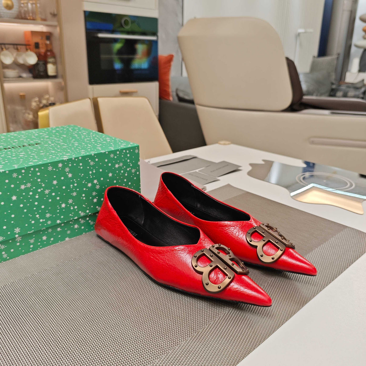 POINTED BALLET FLATS IN RED SHINY CRACKED SHEEPSKIN