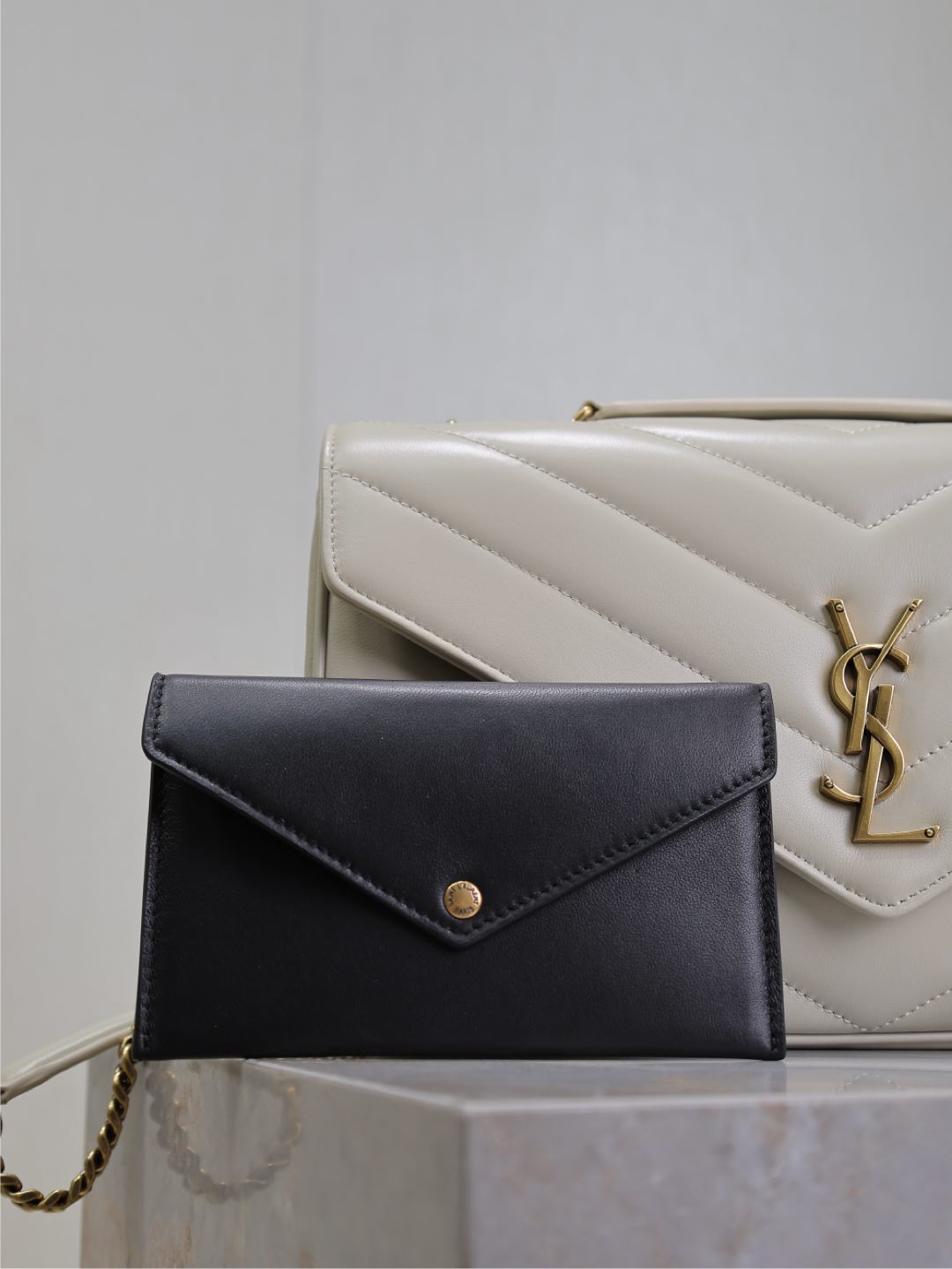 LOULOU MEDIUM 29 IN WHITE SHEEPSKIN GOLD HARDWARE