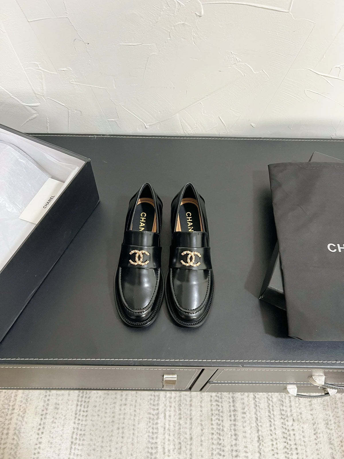 CC Moccasins Glossy Black Calfskin 949655