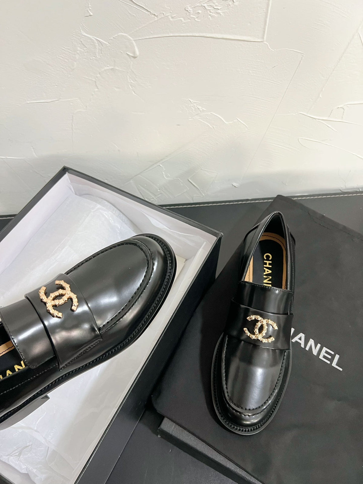 CC Moccasins Glossy Black Calfskin 949655
