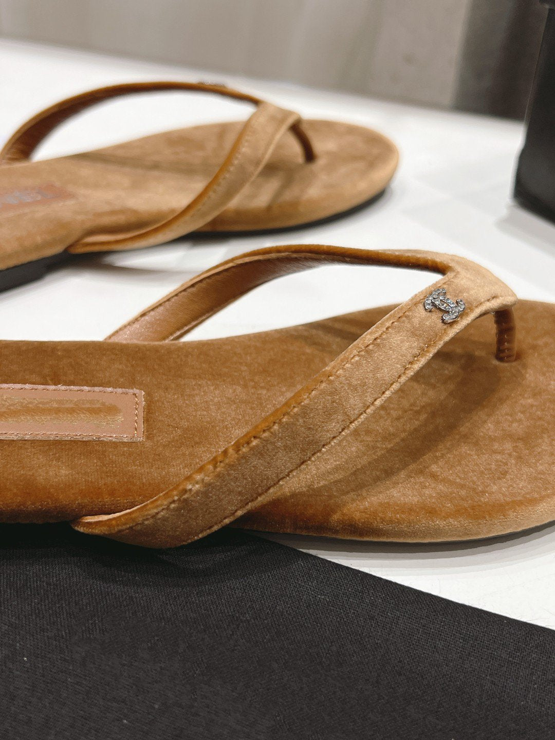 cc thong sandal brown velvet
