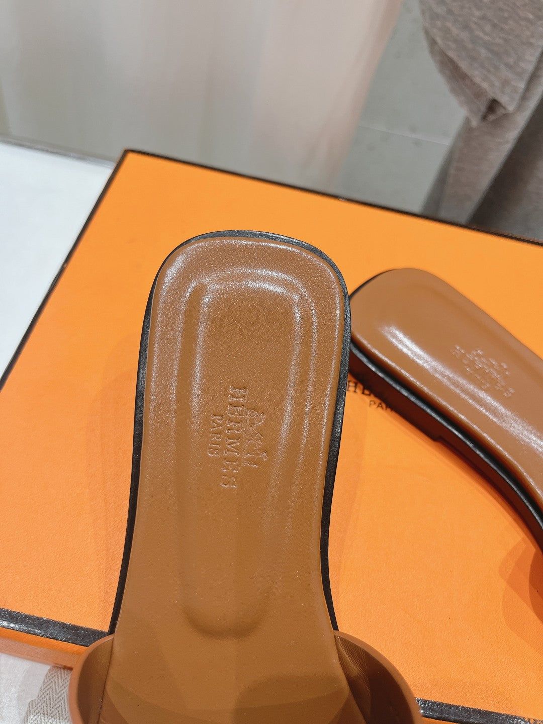 Idioma Sandal Tan Calfskin