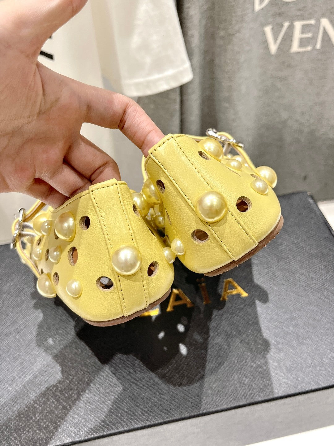 ALAIA PEARL MARY JANE SHOES IN YELLOW CORN LAMBSKIN