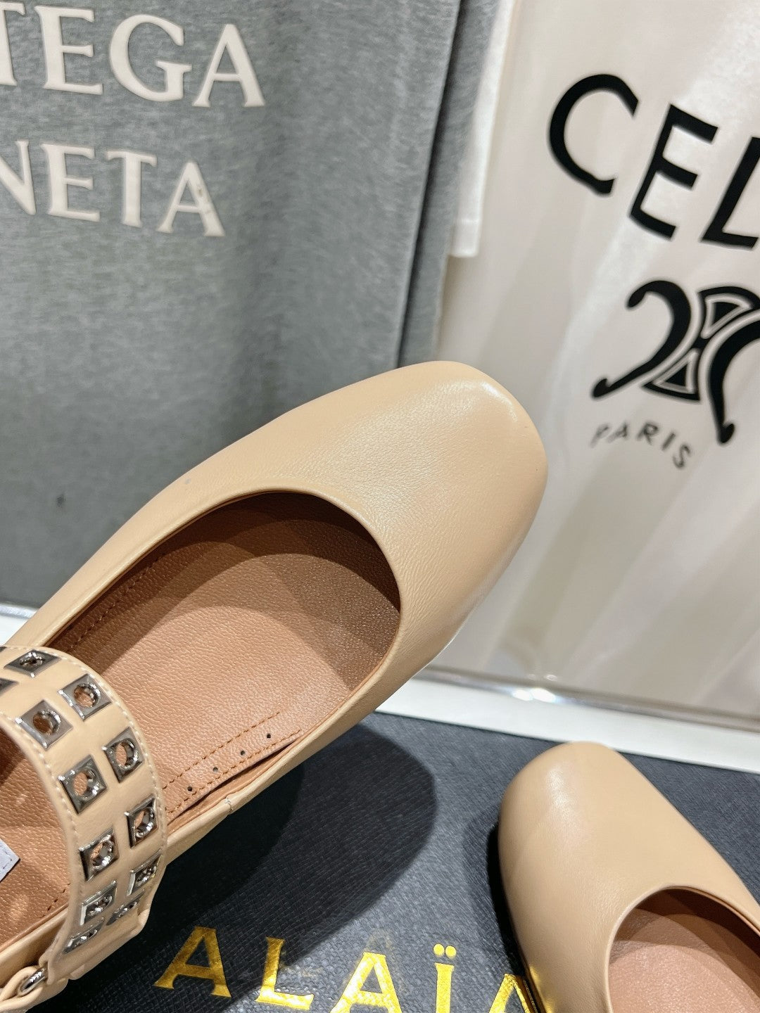 Alaila Biker Ballet Flats In Beige Cowhide 911448