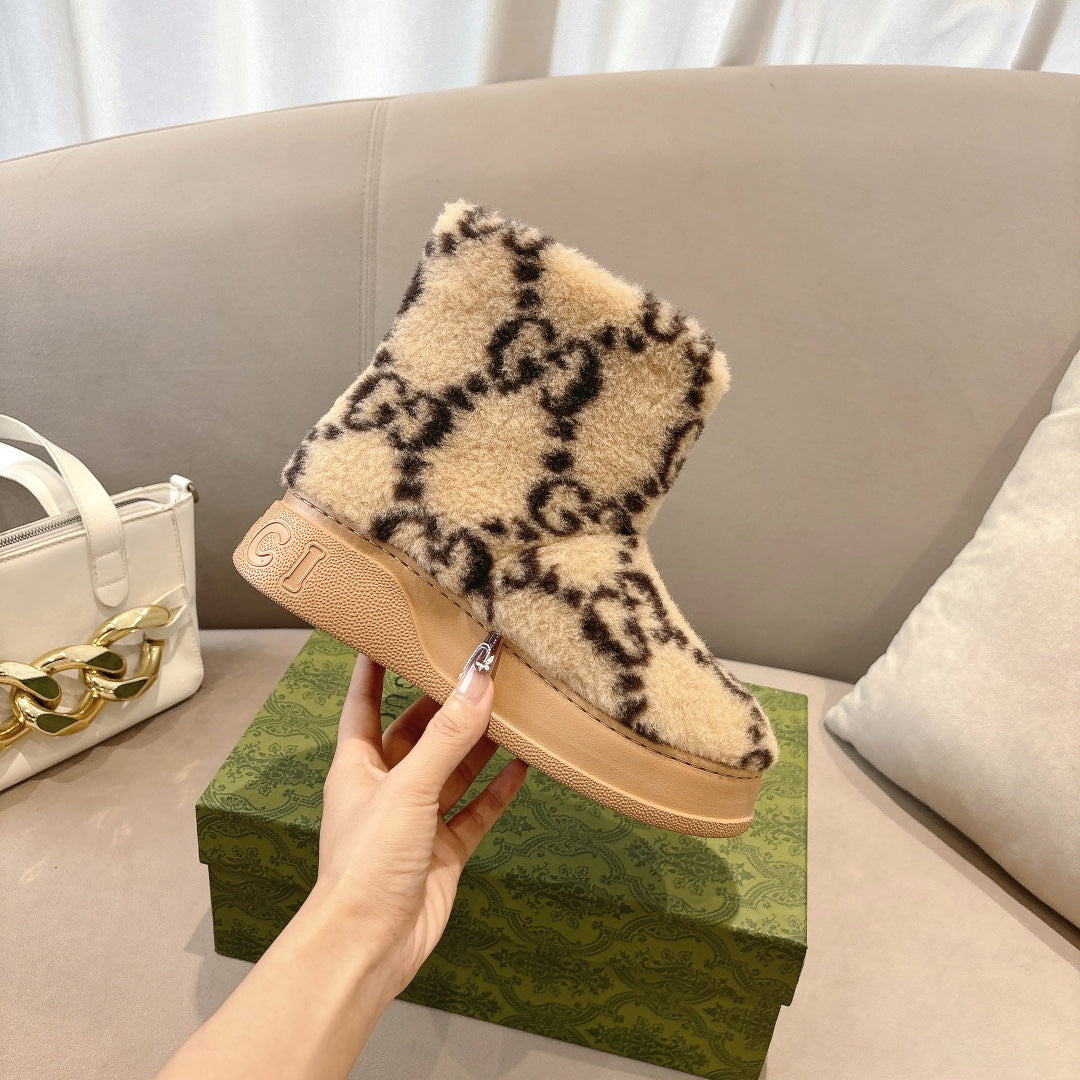 GG Snow Boots Beige Black Wool 576232