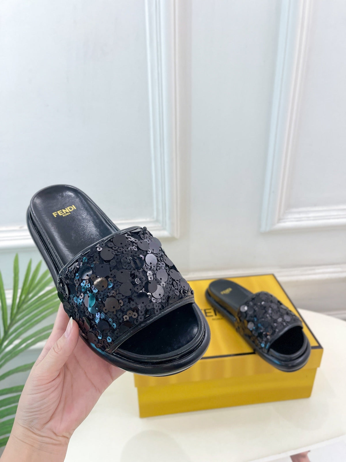 FENDI THICK SOLE 3 CM SEQUIN SLIPPER BLACK