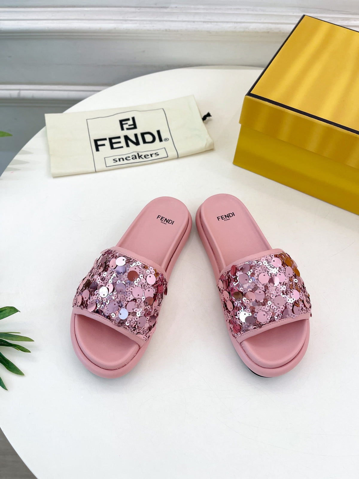 FENDI THICK SOLE 3 CM SEQUIN SLIPPER ROUGH PINK