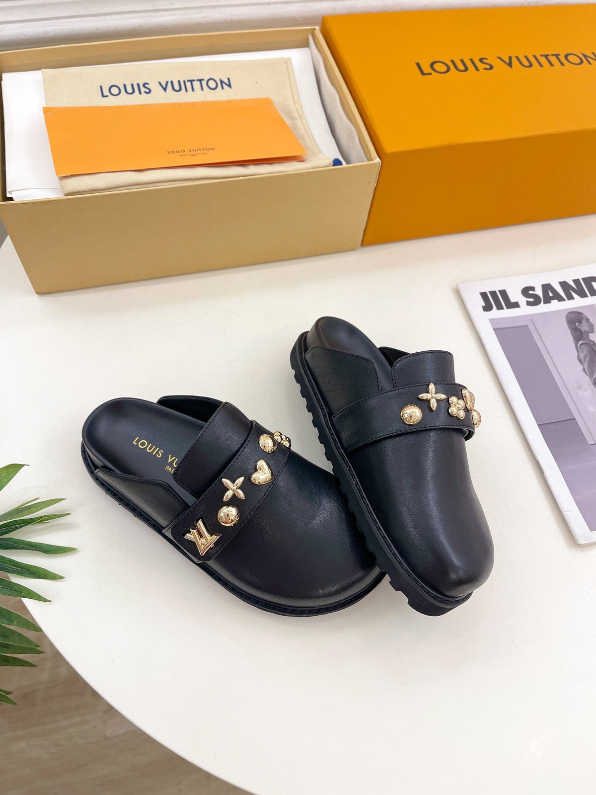 LV Cosy Flat Comfort Clog Black Cowhide