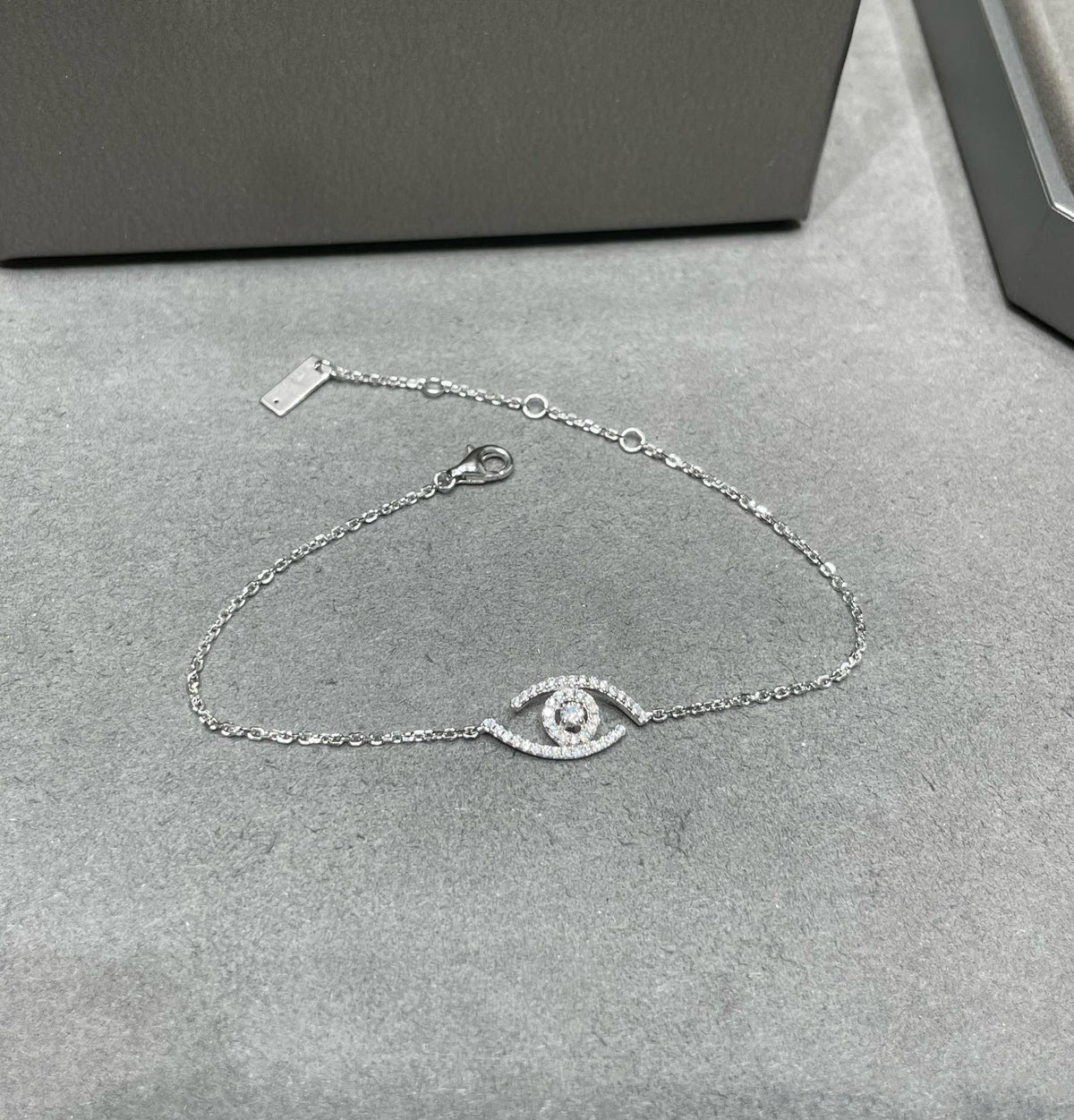LUCKY EYE PAVED DIAMOND BRACELET