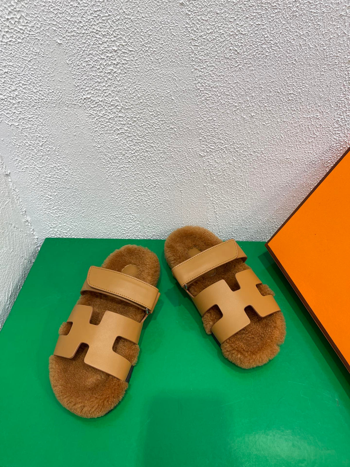 Chypre Sandal Gold shearling insole Gold goatskin lining