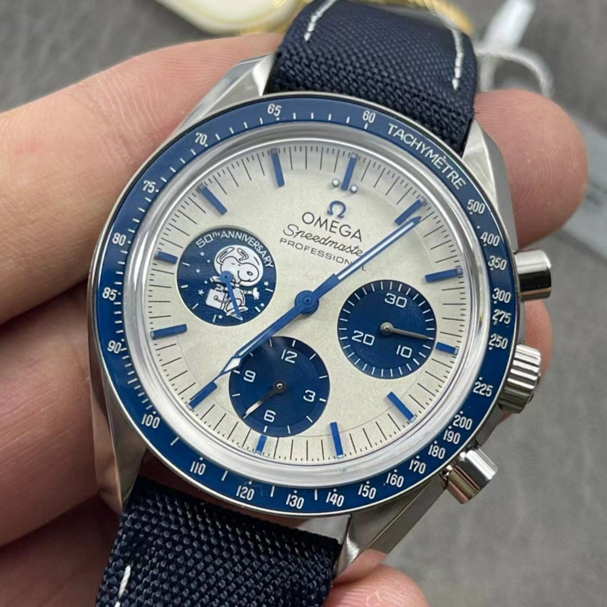 SPEEDMASTER APOLO SILVER SNOOPY