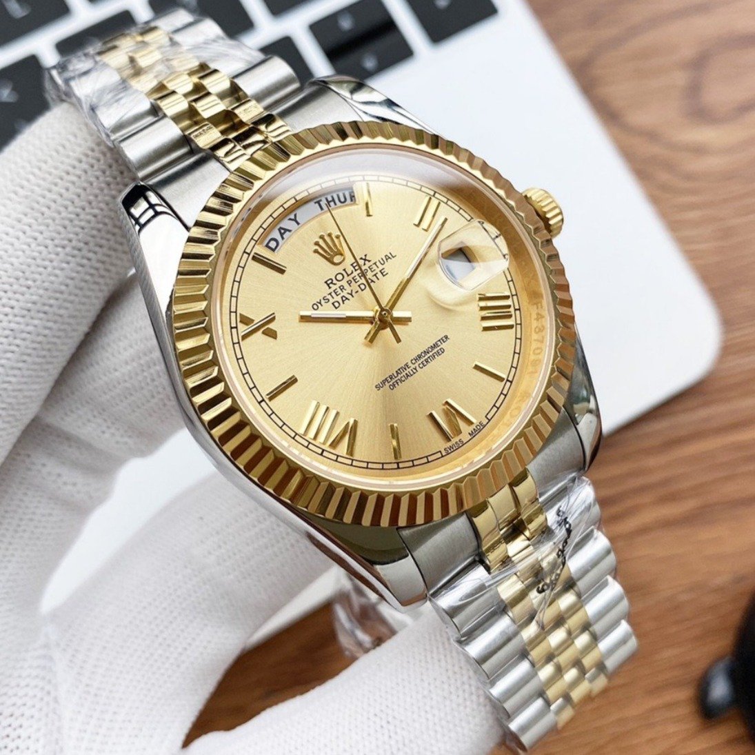 DAY-DATE 40 GOLD STEEL JUBILEE BRACELET