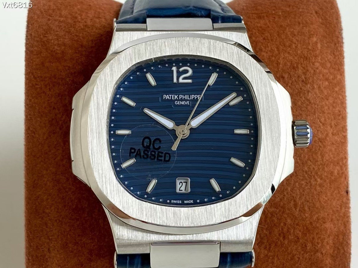 NAUTILUS STAINLESS STEEL 40MM BLUE DIAL