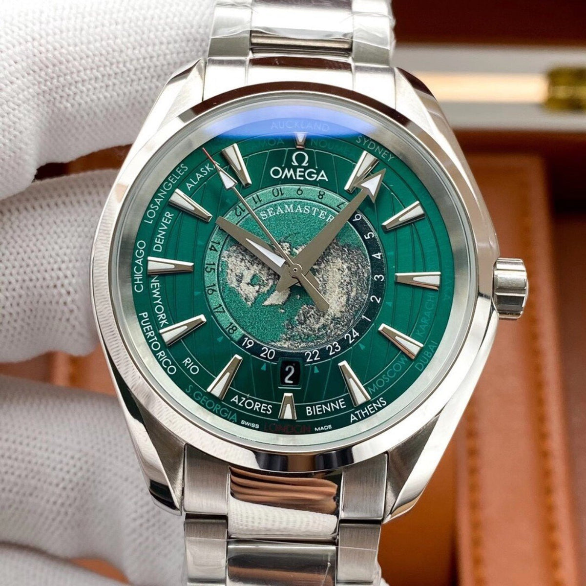 SEAMASTER AQUA TERRA 150M WORLDTIMER GREEN DIAL