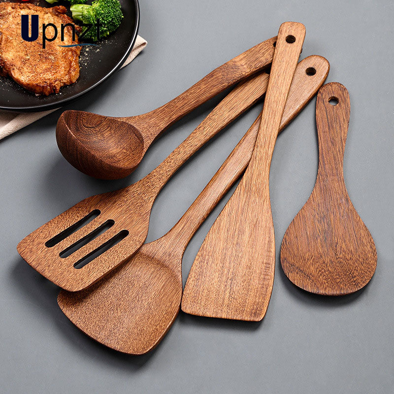 Walnut kitchenware set. 
